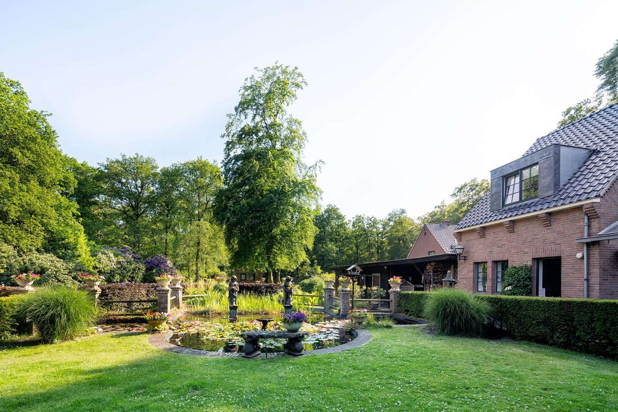 Londons Cottage ฮิลเวอร์ชุม ภายนอก รูปภาพ